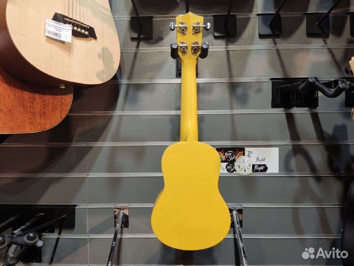 Veston KUS 25 banana - Укулеле
