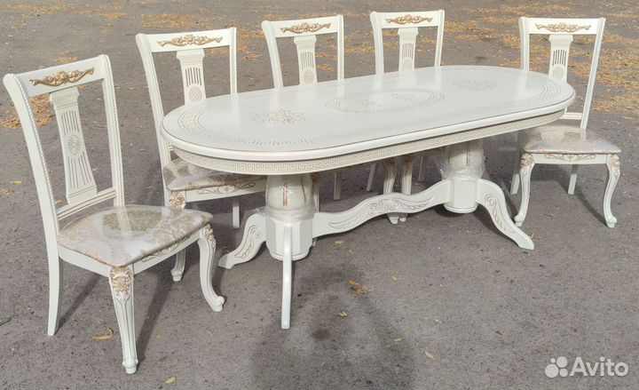 Столы и стулья