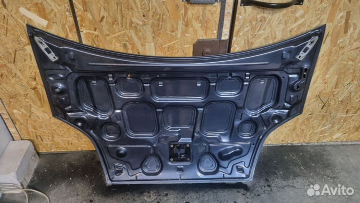 Капот Ford Fiesta Mk5 рестайлинг