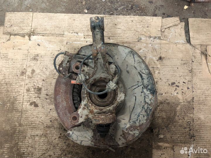 Honda cr-v 2 кулак поворотный