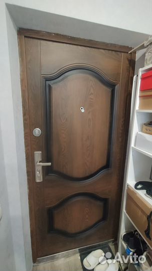 Продам входную дверь б/у