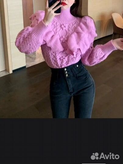 Свитер шерстяной женский