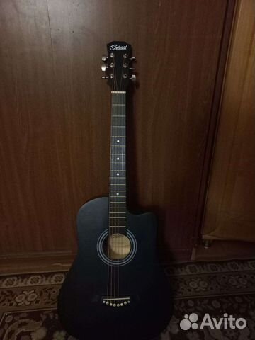 Акустическая гитара
