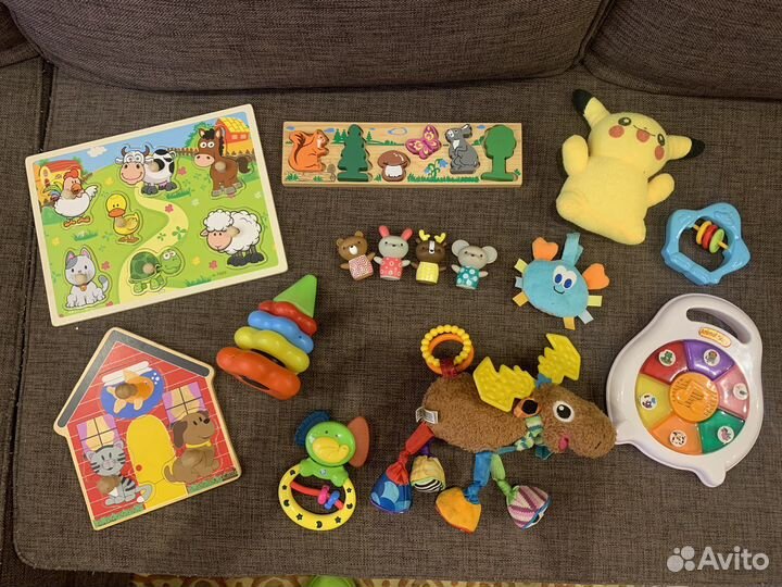 Развивающие игрушки для малышей пакетом