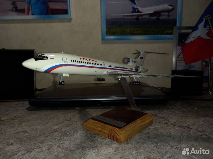 Модель самолета Ту-154м
