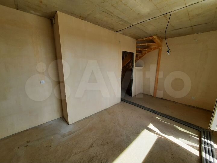 3-к. квартира, 83,5 м², 1/2 эт.