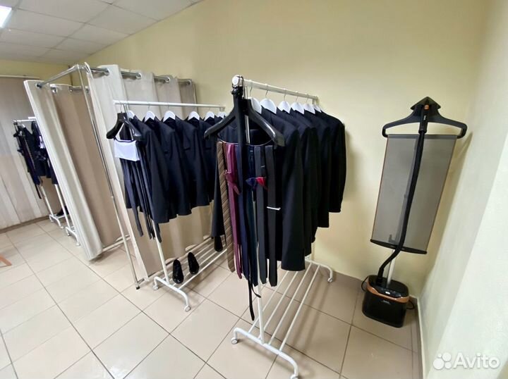 Прокат мужских костюмов и аренда смокингов RoSS