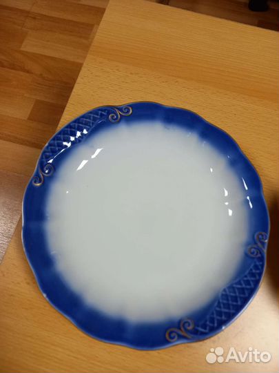 Тарелки разные