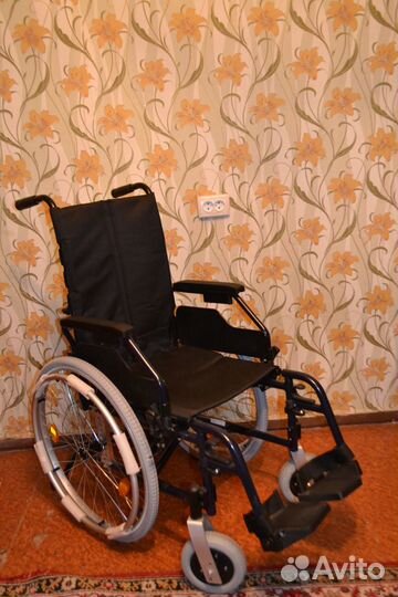 Продам инвалидную коляску для дома