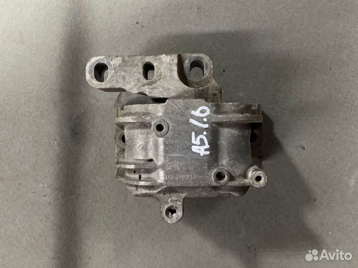 Опора двигателя правая Skoda Octavia лифтбек А5