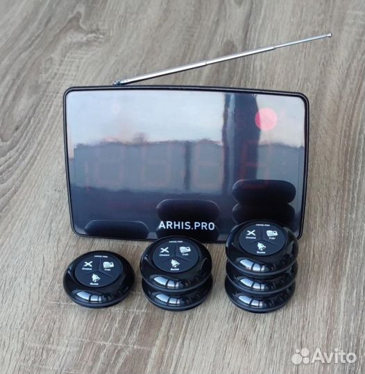 Влагозащищенная кнопка вызова персонала и табло