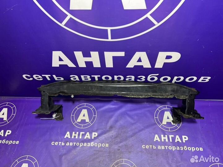 Усилитель бампера передний Volkswagen Touareg 7L