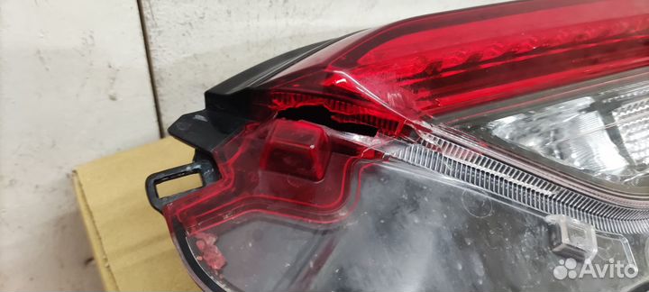 Фонарь задний правый Toyota Rav4 XA50