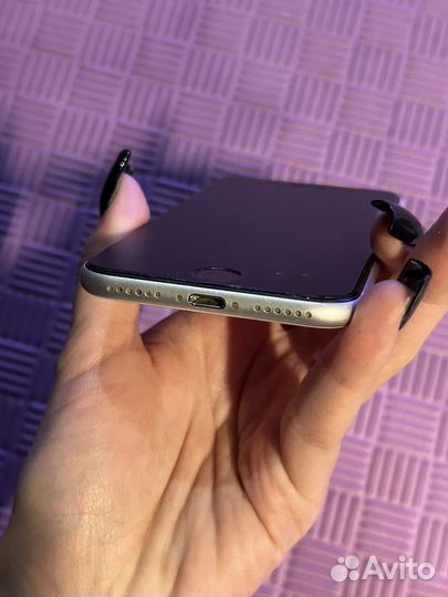 iPhone SE, 128 ГБ