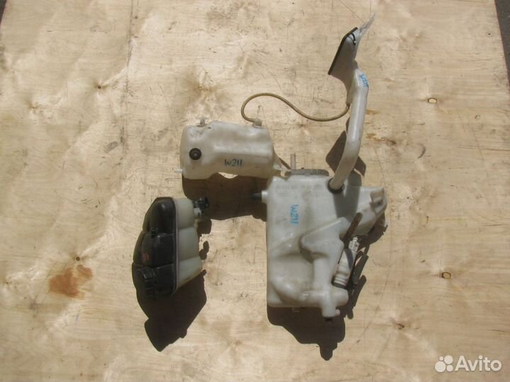 Бачок омывателя расширительный Mercedes E320 W211