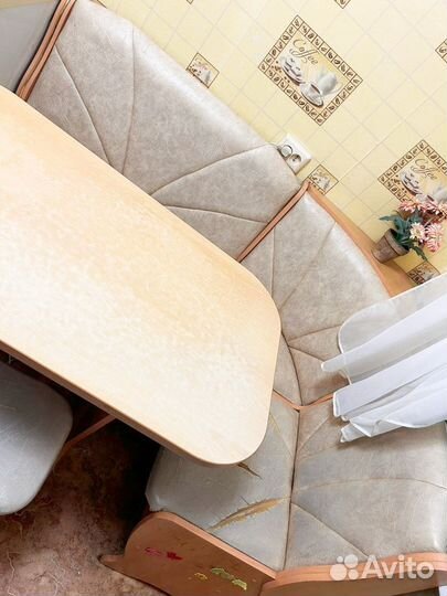 Угловая обеденная зона бу