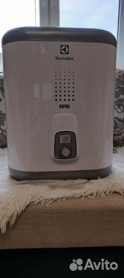 Водонагреватель Electrolux EWH/S 30 royal