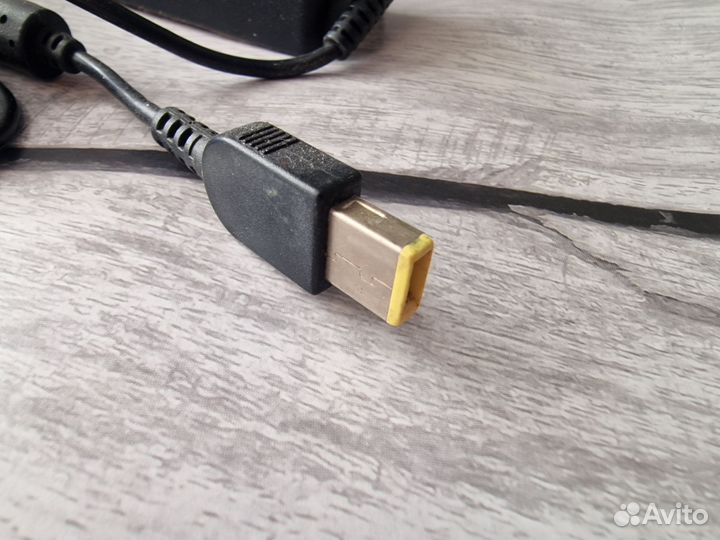 Блок питания для ноутбука Lenovo прямоугольная