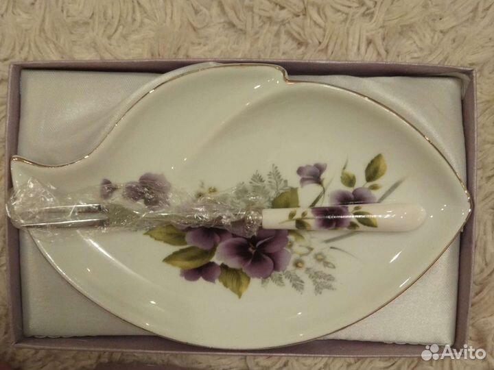 Новое фарфоровое декоративное блюдо