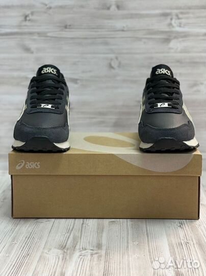 Кроссовки Asics