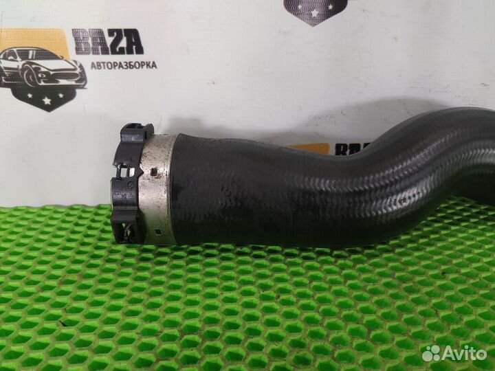 Патрубок интеркулера правый N47D20 2.0 дизель