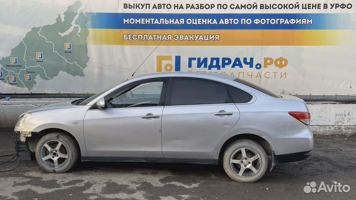 Накладка на порог наружная правая Nissan Almera (G