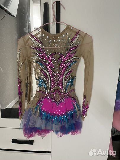 Платье для выступления по фигурному катанию