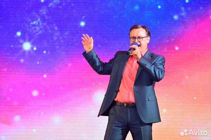 Ведущий *Певец *Гитарист *Диджей