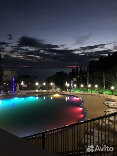 Официант с проживанием шведская линия