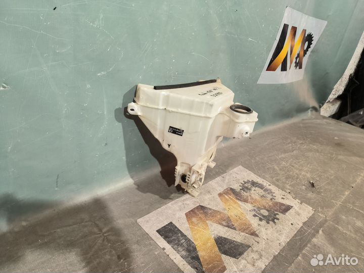 Тойота Прадо 09- Бачек Омывателя 32995