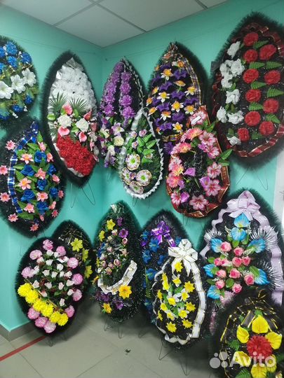 Ритуальные венки и корзины