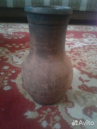 Глиненный горшок старинный