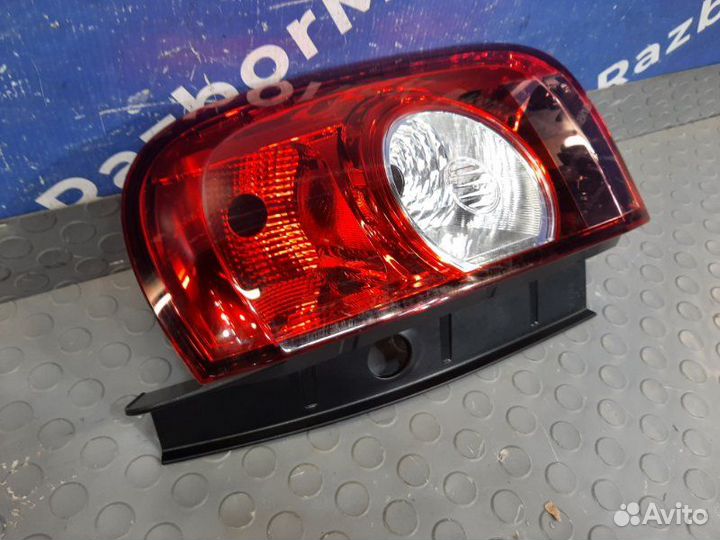 Фонарь правый Renault Duster