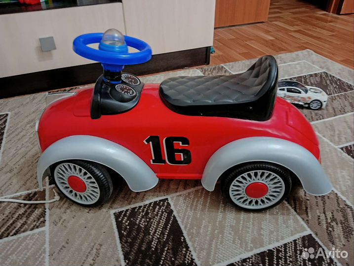 Машинка каталка толокар