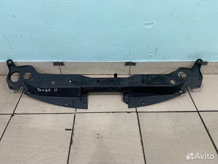 Кожух замка капота Nissan tiida C11