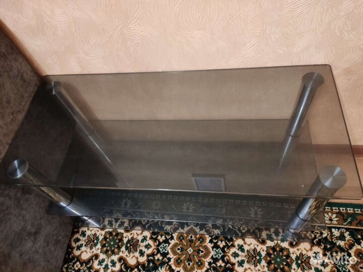 Стеклянная тумба стол