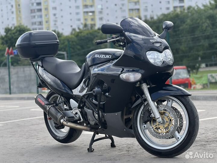Suzuki gsx 750f katana