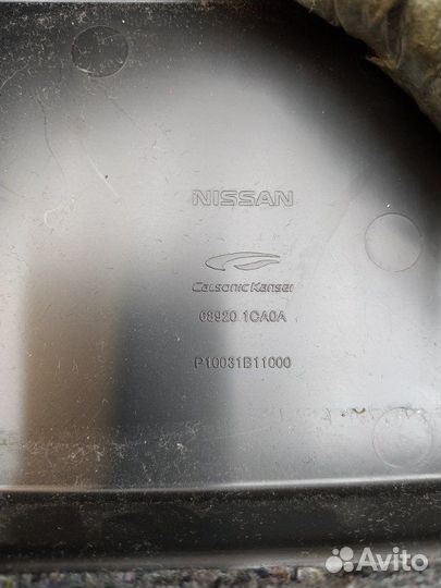 Декоративная накладка торпедо передняя правая