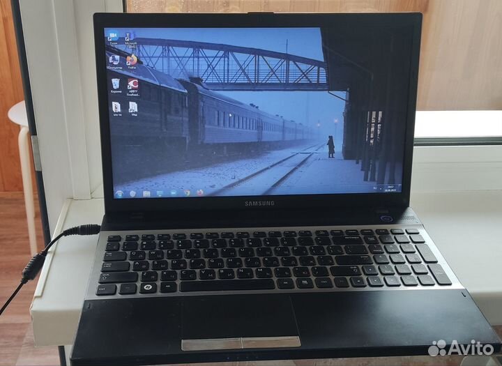 Ноутбук samsung NP305V5A