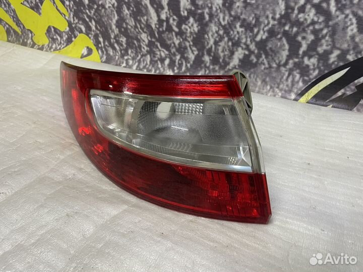 Фонарь задний наружный левый Renault Fluence