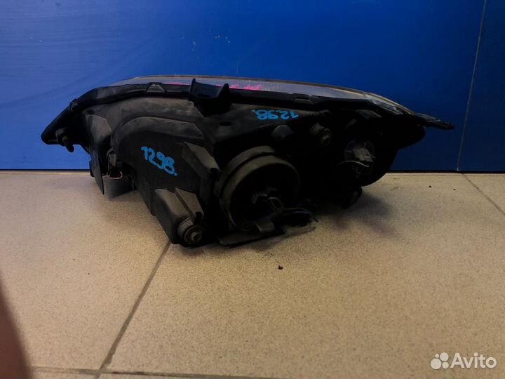 Фара правая на мазда демио