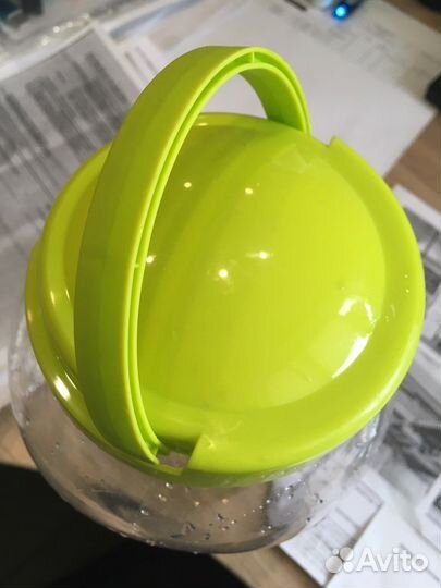 Банка с крышкой с ручкой 2л пластик