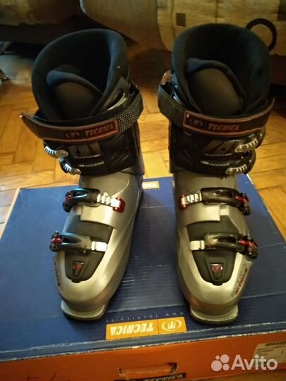 Горнолыжные ботинки