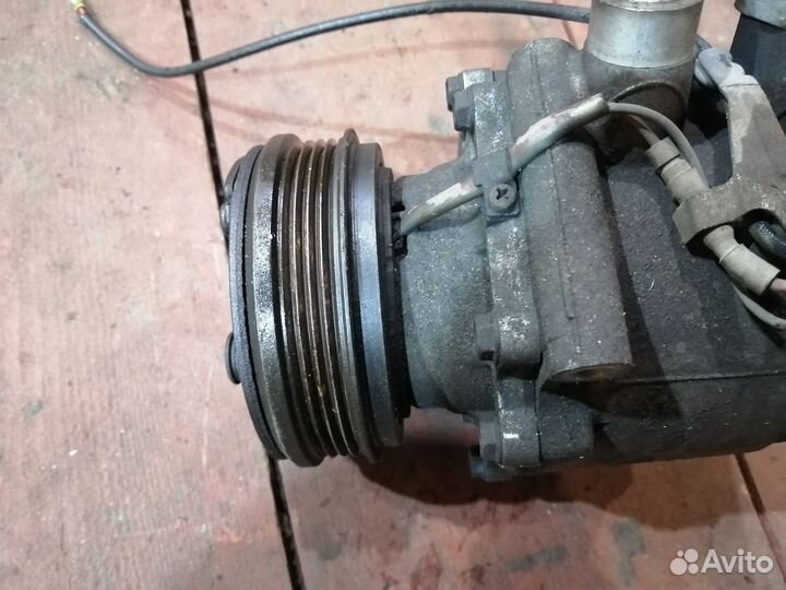 Компрессор кондиционера Хонда HR-V