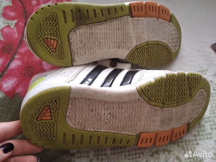 Кроссовки adidas