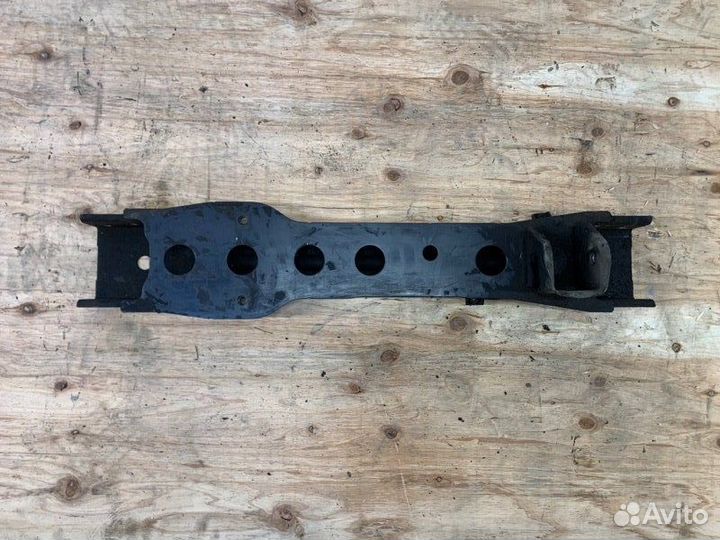 Балка Mitsubishi Pajero V75W 6G74 1999