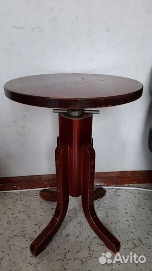 Стул для пианино