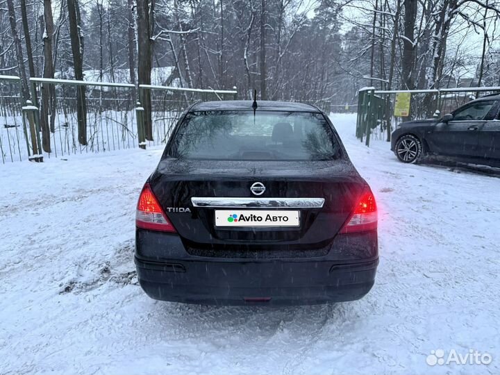 Nissan Tiida 1.6 AT, 2012, 200 000 км