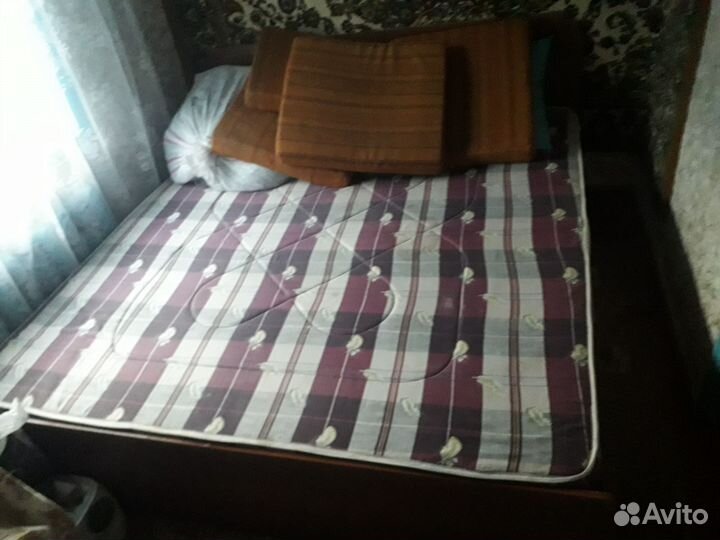 Кровать с матрасом(наматрасник в подарок) Пылесос