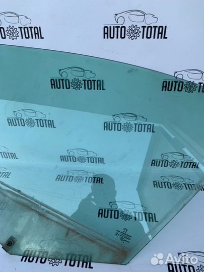 Стекло двери переднее левое Peugeot 308 EP6 2008